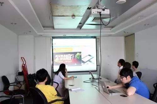 AWIND奇機(jī)進(jìn)行無線投屏的應(yīng)用場景案例