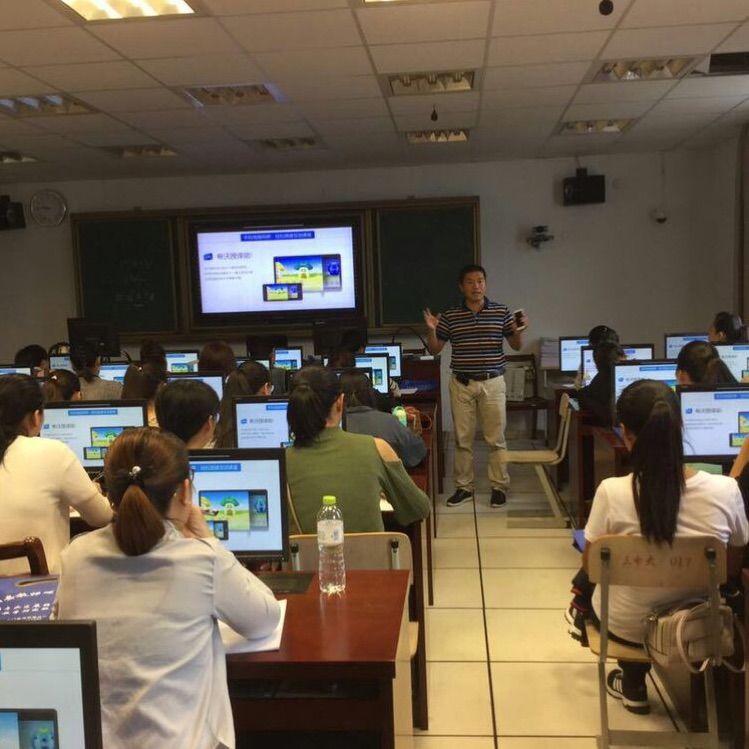 無線投屏在當下信息技術課中的運用